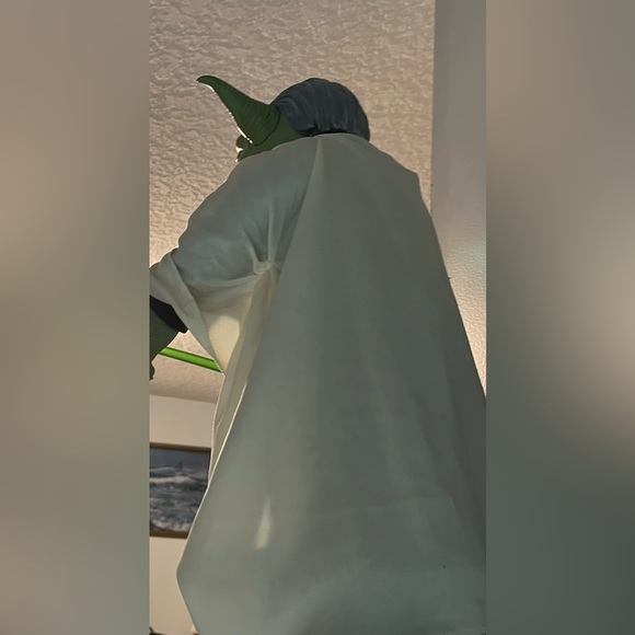 Disney Star Wars Yoda Figure w/Green Lightsaber-Great Gift!-Displayed Only - Picture 7 of 10